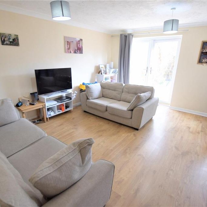 3 bedroom semi-detached house to rent - Photo 1