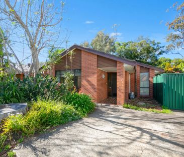 Single level three bedroom family home in ideal location! - Photo 3