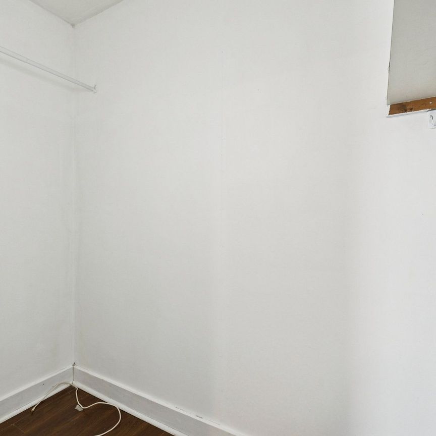 For Lease - 106 Burgar Street, Welland, Ontario - Photo 1