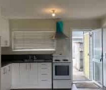 Tidy 2 bedroom unit - Photo 4