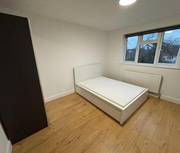 Room in a Shared House, Balnacraig Avenue, NW10 - Photo 1