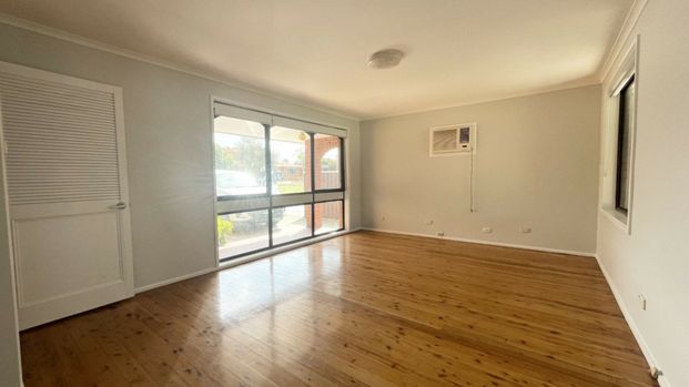 Beautiful 3 Bedroom Family Home In A Quiet Location! - Photo 1