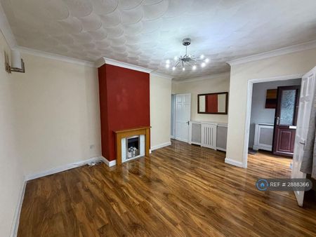 3 bedroom semi-detached house to rent - Photo 3