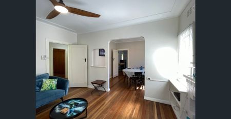 FURNISHED COTTAGE IN PRIME LOCATION - Photo 2