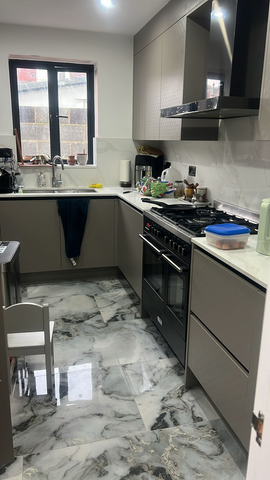 1 bedroom in a house share to rent - Photo 3