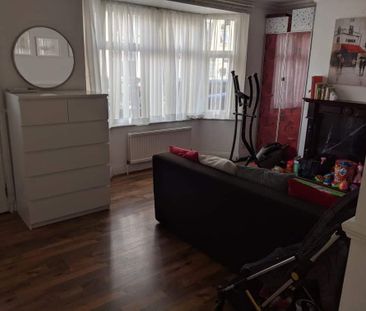 3 bedroom terraced house to rent - Photo 4