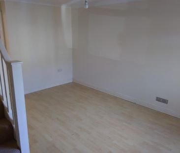Two Bedroom End of Terrace House to Rent in Cirencester - Photo 6