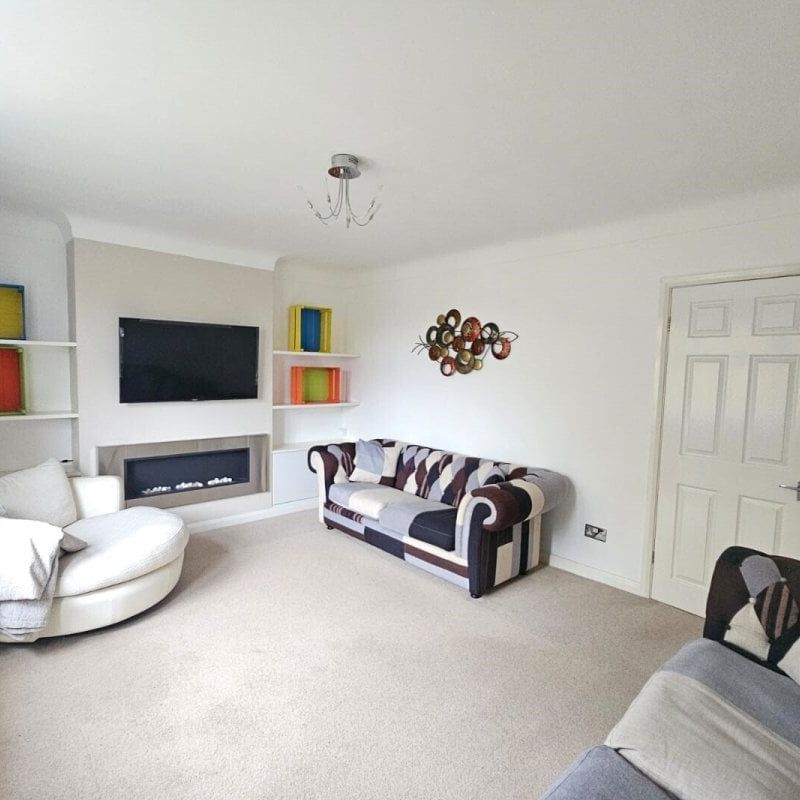 Bassett Avenue - Photo 1