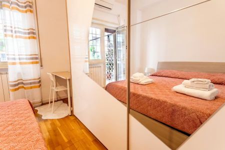 Via Giuseppe Veronese, Rome, Lazio 00146 - Photo 3