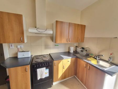 Studio Flat, Parkhurst Road, N22 - Photo 2