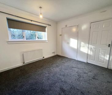 2 bedroom end of terrace house to rent - Photo 2