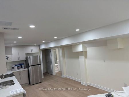 For Lease - 245 Montgomery Avenue, Whitby, Ontario - Photo 5