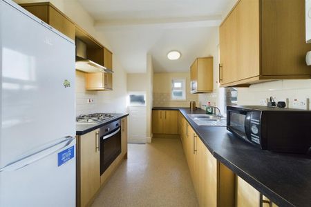 2 bedroom flat to rent - Photo 4
