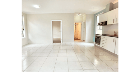 2 Bedroom granny flat with your spacious private backyard for relaxing - Photo 3