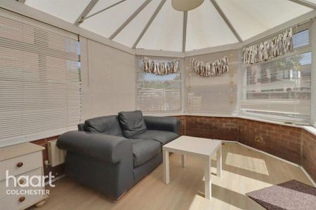 1 bedroom in a house share to rent - Photo 3