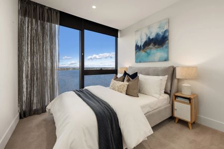 Prestigious Apartment with Stunning Views - Photo 5