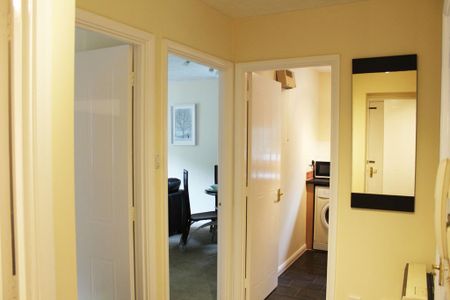 1 bedroom flat to rent - Photo 2