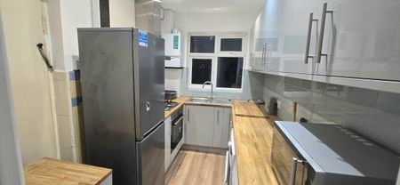 Twyford Abbey Road, London NW10 7ET, Property for rent - Photo 3