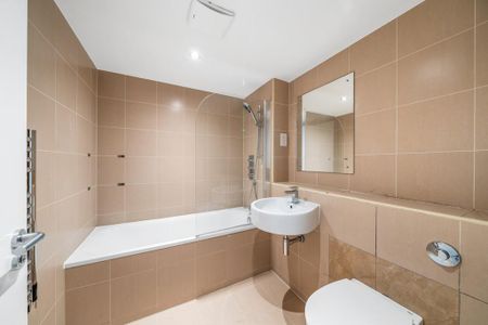 3 bedroom penthouse to rent - Photo 4