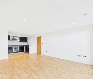 Aspect, Camberley, Surrye, GU15 - Photo 5