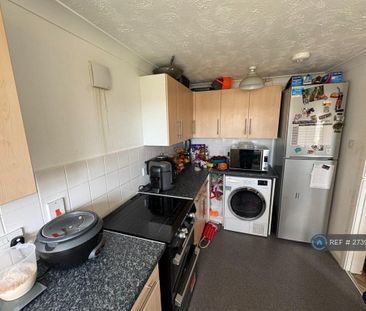 2 bedroom flat to rent - Photo 3