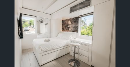 Fully furnished luxurious apartment with breathtaking views - Photo 4