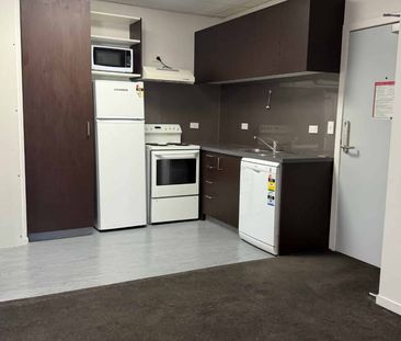 Spacious 4-Bedroom Apartment – Perfect for Young Professionals or S... - Photo 1