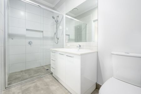 3 Bedroom Newly Built Private Unit - Photo 4