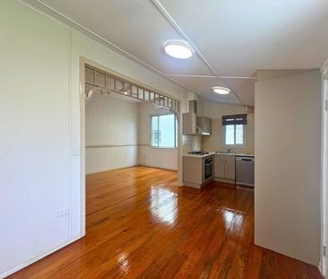 Inner City Living with Charm - Photo 5