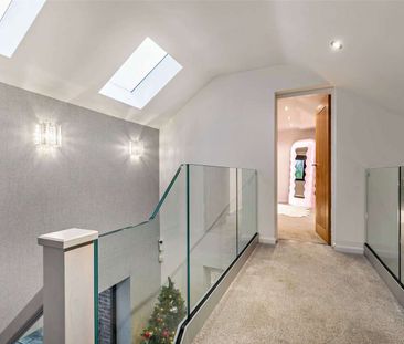 An exceptional architect designed residence set within a 0.75 acre ... - Photo 6