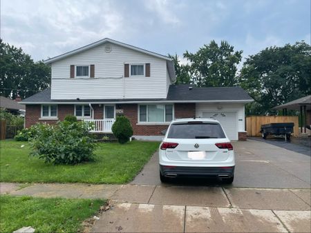 For Lease - 6042 Stevens Street Unit# Main, Niagara Falls, Ontario - Photo 3