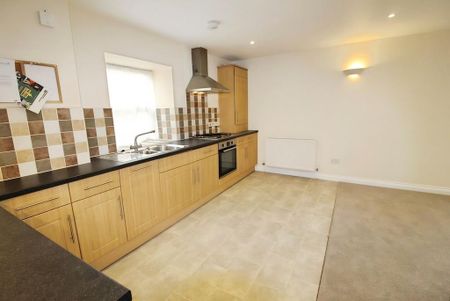 2 bedroom ground floor flat to rent - Photo 5