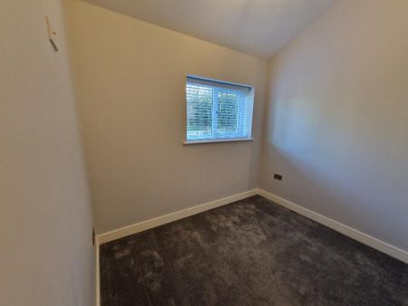 3 bedroom mews to rent - Photo 4