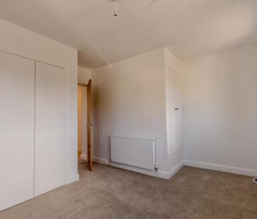 2 bedroom semi-detached house to rent - Photo 2
