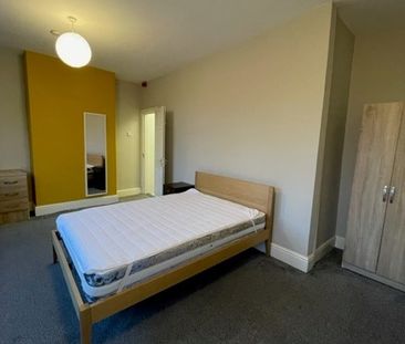 69 Junction Road, Hunters Bar - Photo 4