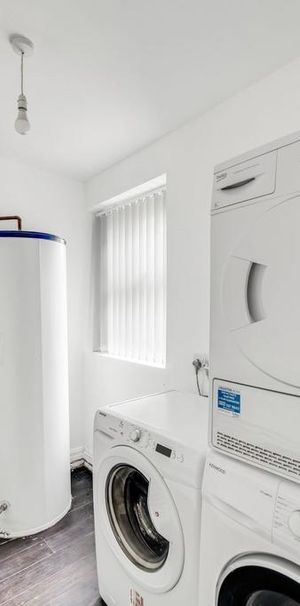 6 bedroom house to rent - Photo 1