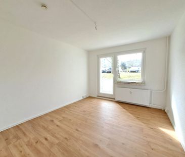 Bezugsfertige 2-Raum-Wohnung mit Balkon und barrierefreier Dusche - Photo 3