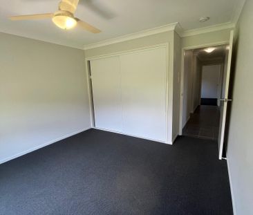 Fantastic 3 Bedroom, 2 Bathroom Property - Photo 3