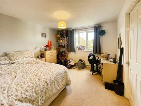 Nightingale Shott, Egham, Surrey, TW20 9SU - Photo 3