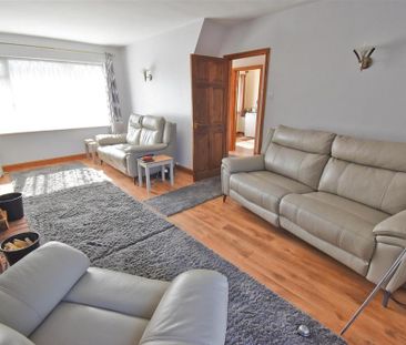 5 bedroom detached house to rent - Photo 3