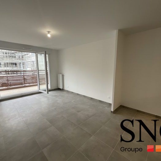 T4 AVEC BALCON + 2 PARKINGS + CAVE - Photo 1