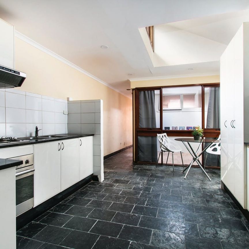 3 Bedroom + 1 Study Terrace – Walk to Darling Harbour - Photo 1