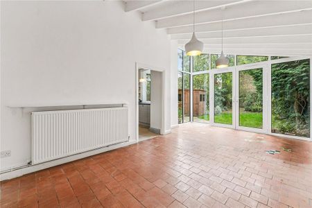 5 bedroom detached house to rent - Photo 2