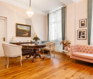 Charming Style - Photo 2