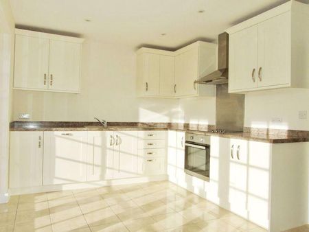 4 bedroom detached house to rent - Photo 5