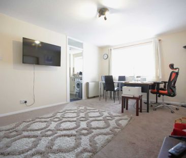 Guide Price £1,850 pcm - Available Now - Unfurnished - Photo 2