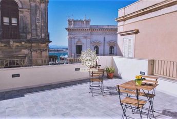 Casa con terrazzo vista mare