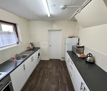 3 bedroom terraced house to rent - Photo 6