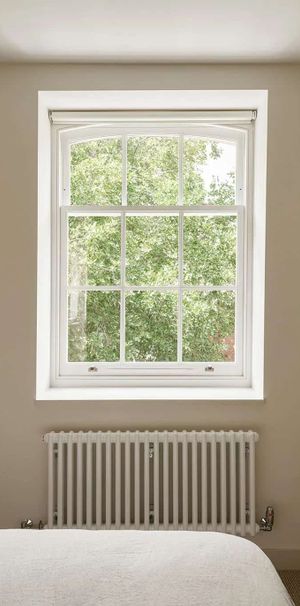 Modern one-bedroom flat with balcony in prime location - Photo 1