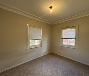 36 Parry Street, TAMWORTH NSW 2340 - Photo 5